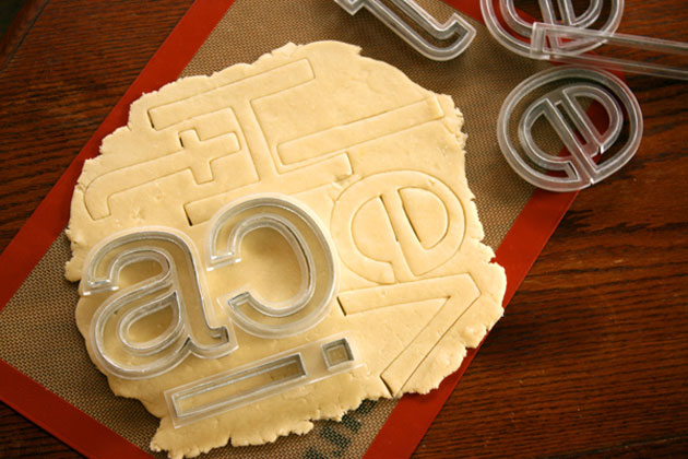 Helvetica cookie cutter by Beverly Hsu (3)