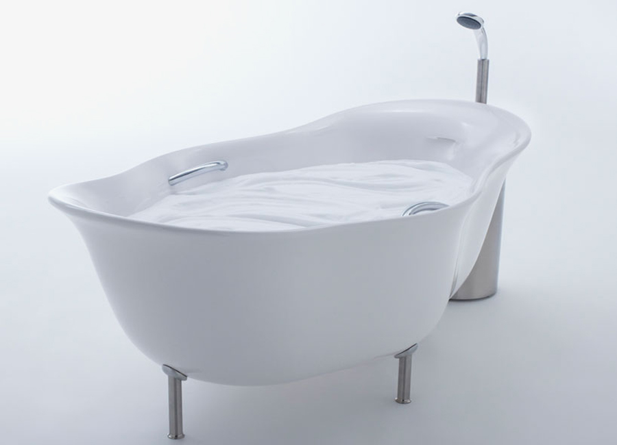 Furo bathtub by Toshiyuki Kita & INAX (1)